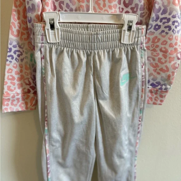 Nike Kids Multicolor Leopard Print Matching Set - Picture 4 of 4